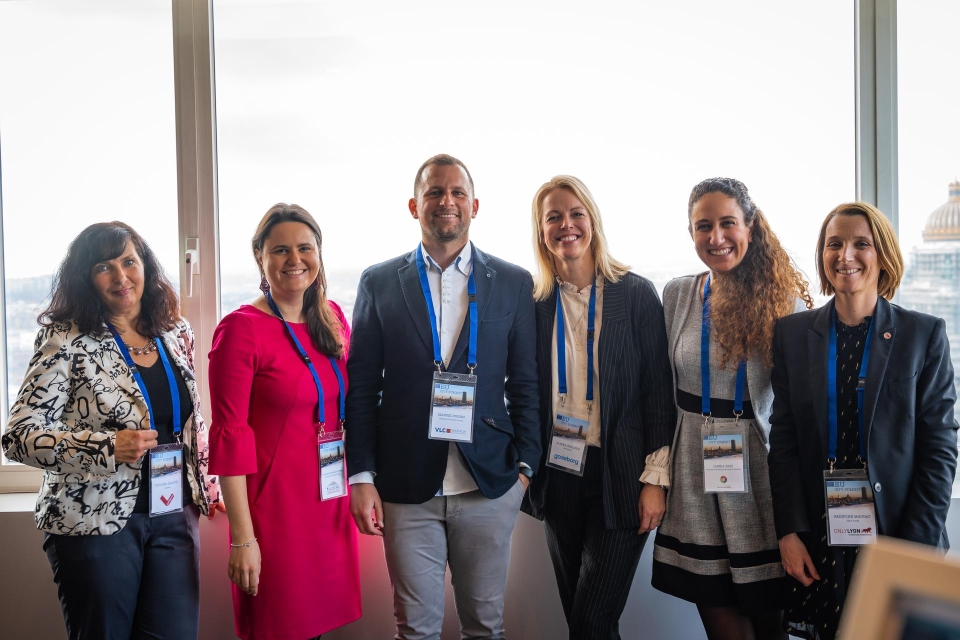 Da sinistra a destra Tatjana Radovic – Ljubljana Convention Bureau Elisabeth Kassanits-Pfoess – Salzburg Convention Bureau Manuel Ferrís - Valencia Convention Bureau Ulrika Scoliège – Goteborg Convention Bureau Ilenia Pasi - Destination Florence Convention & Visitors Bureau Faustine Maugat – Lyon Convention and Exhibition Bureau
