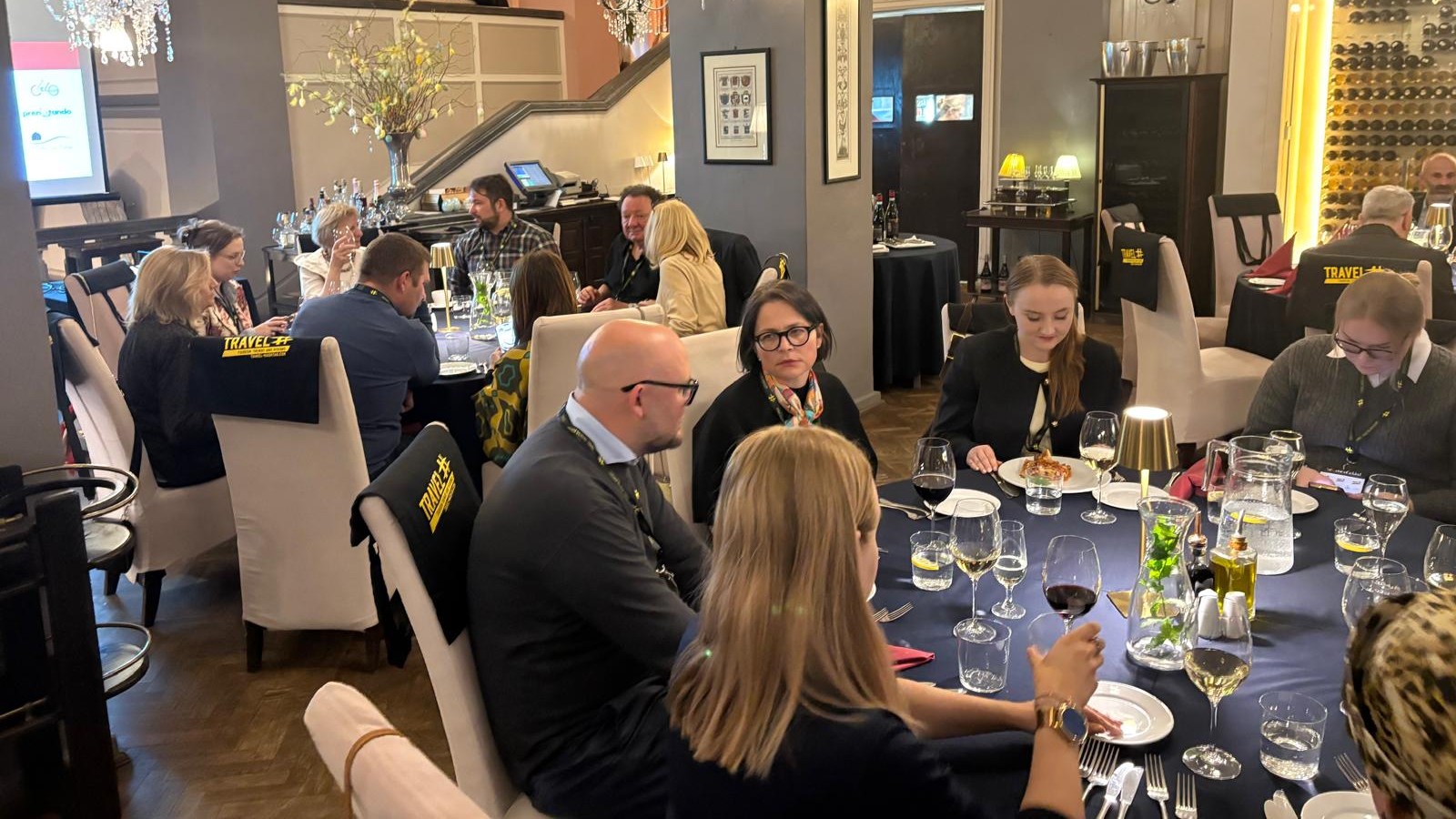 varsavia travel hashtag