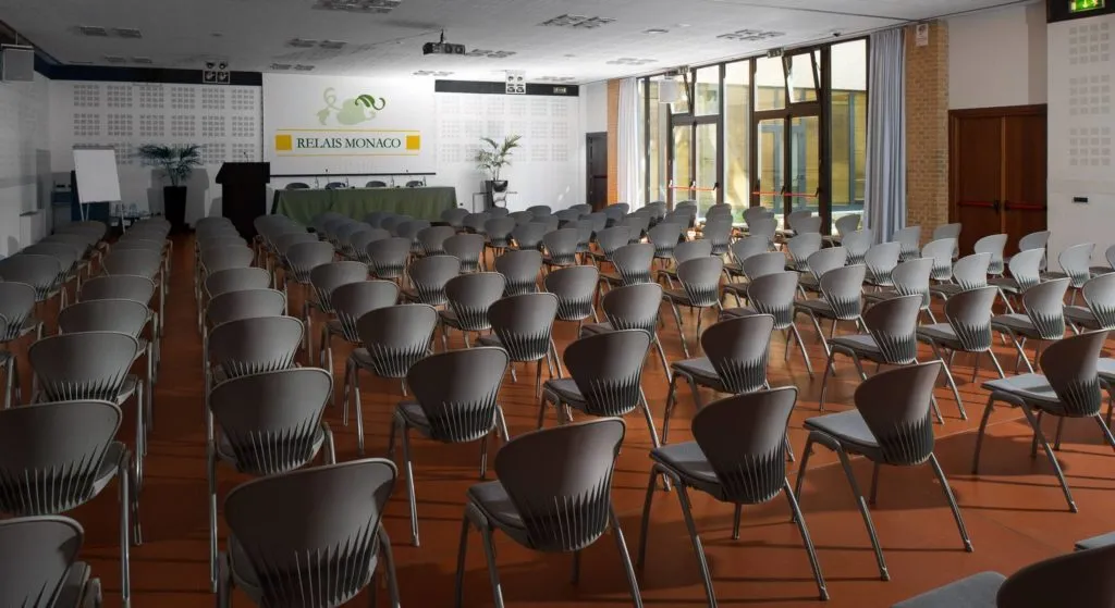 Relais Monaco Slideshow Meeting 01 Min