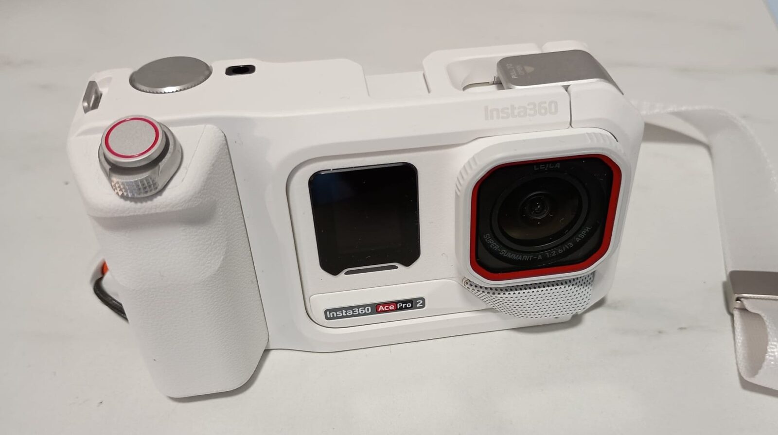 insta 360 arctic white
